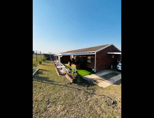 3 BEDROOM TOWNHOUSE FOR SALE IN BISLEY